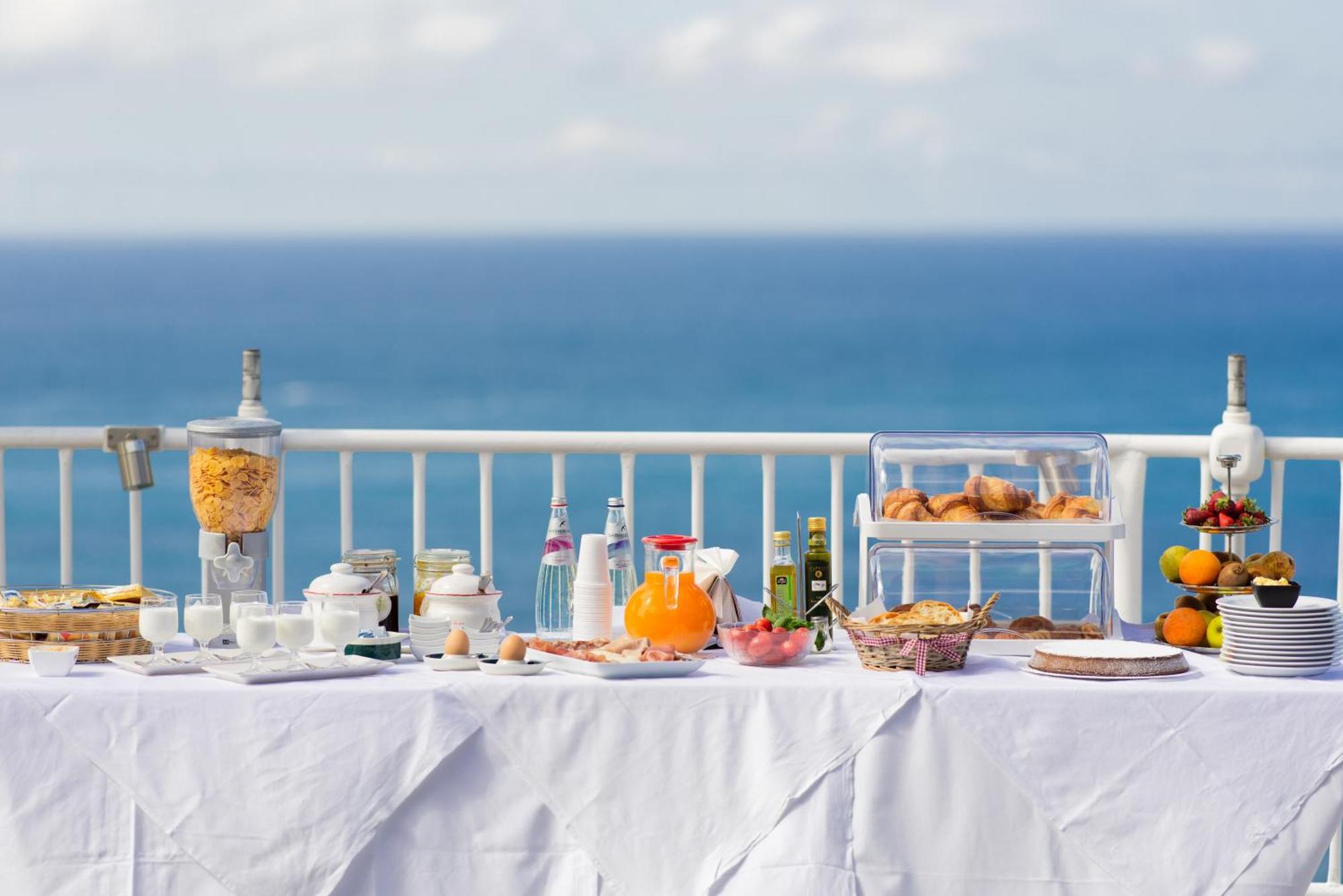 Hotel Villa Sirena Sant'Angelo  Экстерьер фото