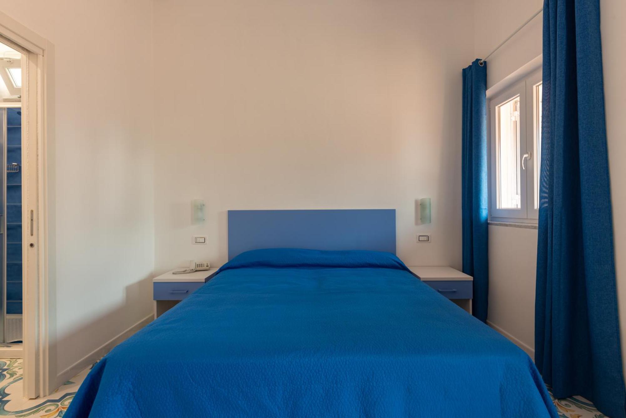 Hotel Villa Sirena Sant'Angelo  Экстерьер фото