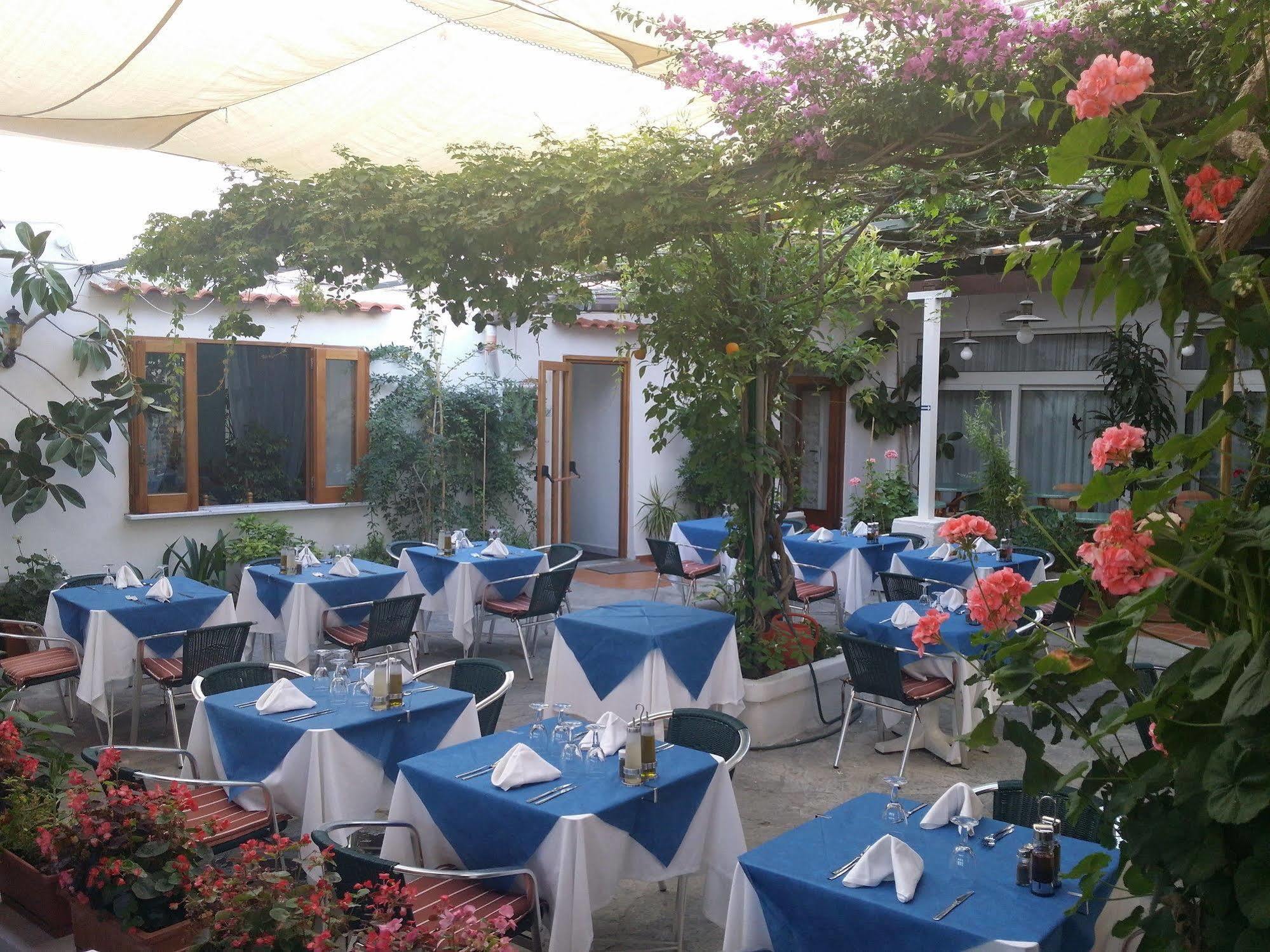 Hotel Villa Sirena Sant'Angelo  Экстерьер фото